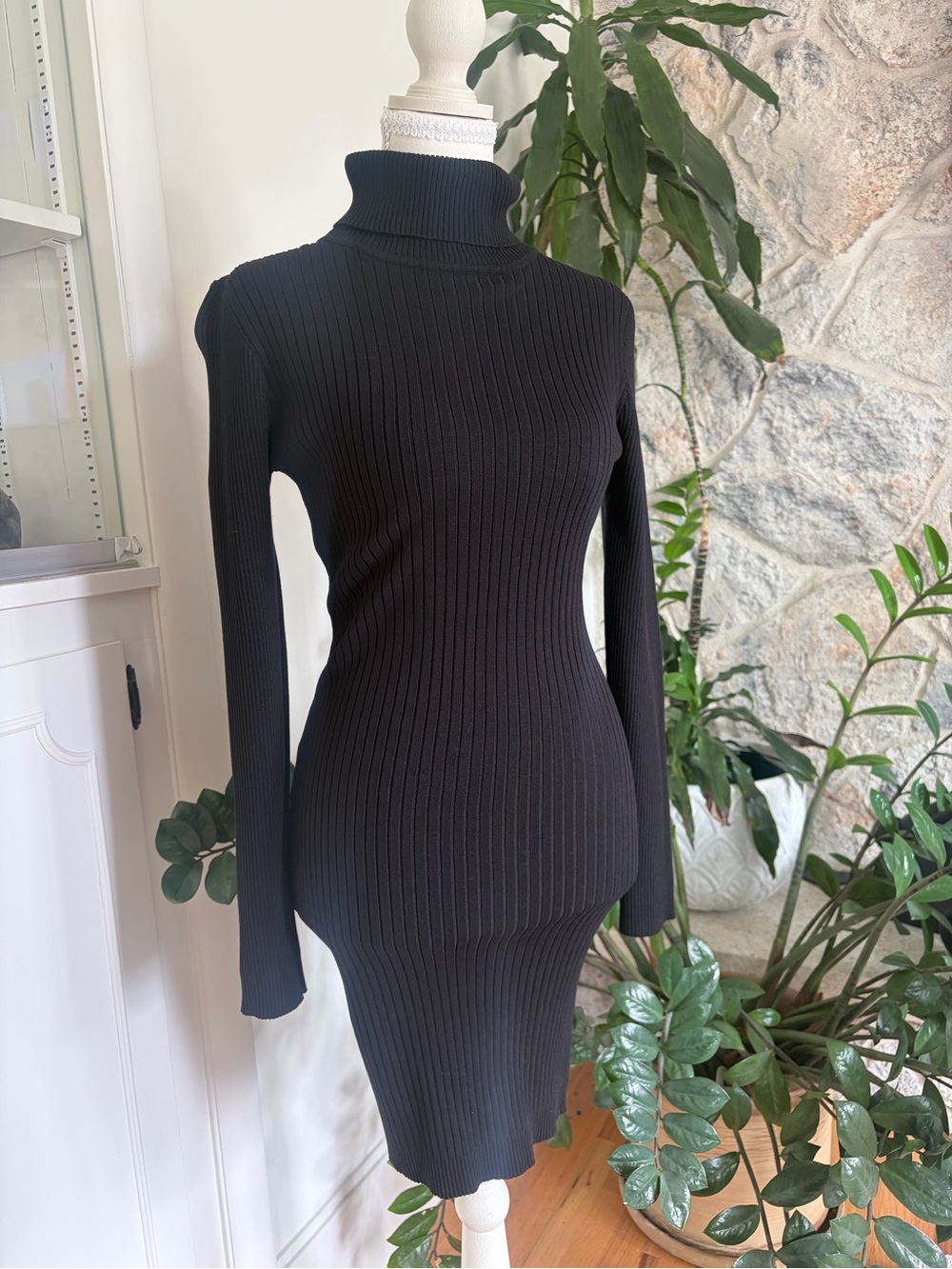 Love Tree Black Ribbed Turtleneck Long Sleeve Dress